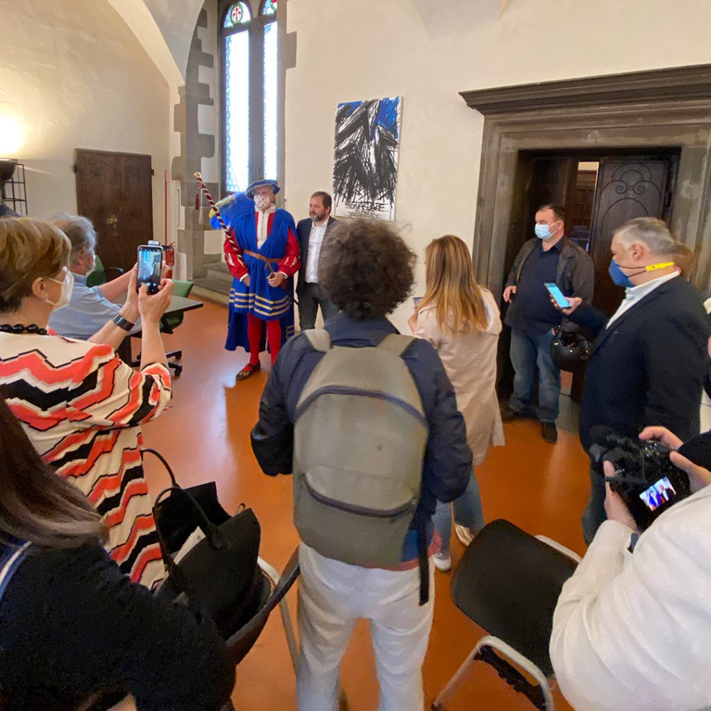 L'abito del Maestro dei Musici donato dal Rotary Club al Corteo Storico Fiorentino