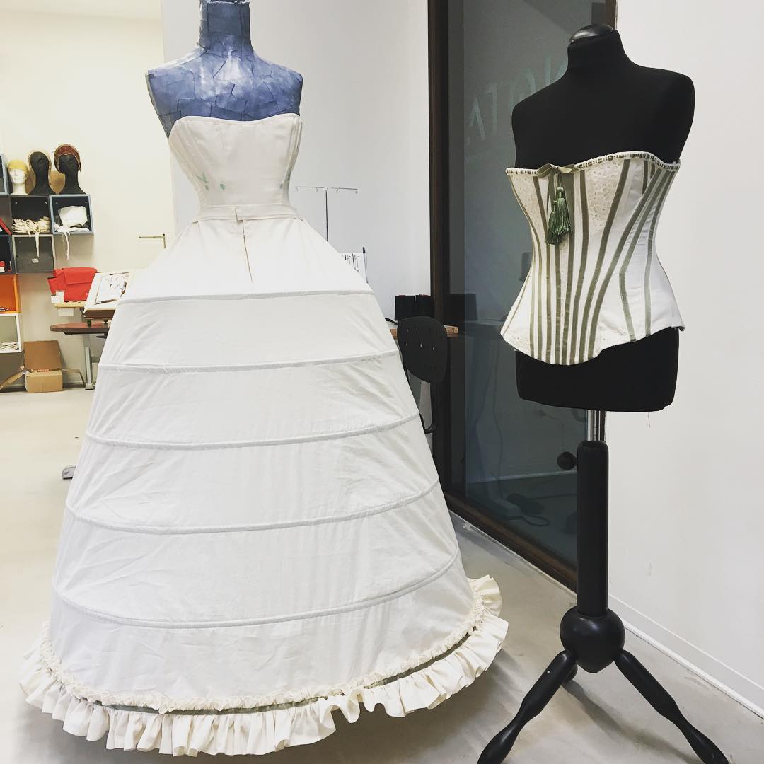 Corsetto storico sottostrutture e costumistica teatrale