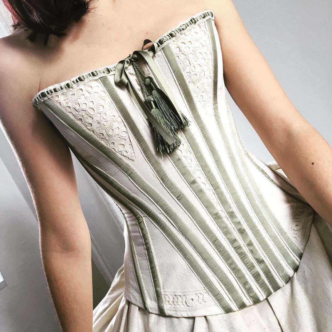 Corsetto storico sottostrutture e costumistica teatrale