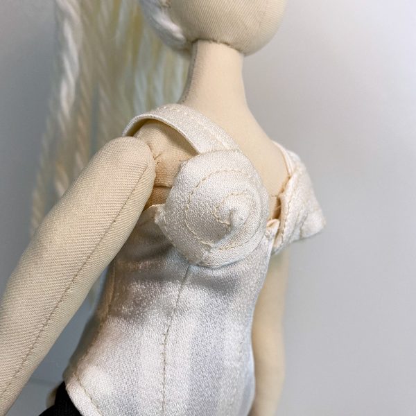 Bambola di stoffa realizzata a mano Madonna