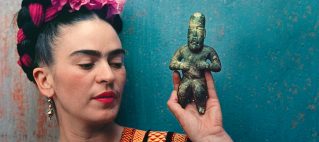 Bambole di personaggi famosi: Frida Kahlo