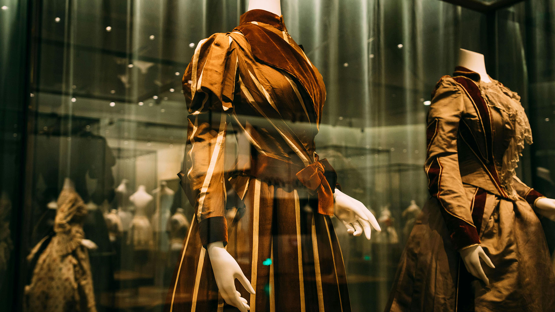 Historic Costume Rental for Exhibitions, Fairs & Events
