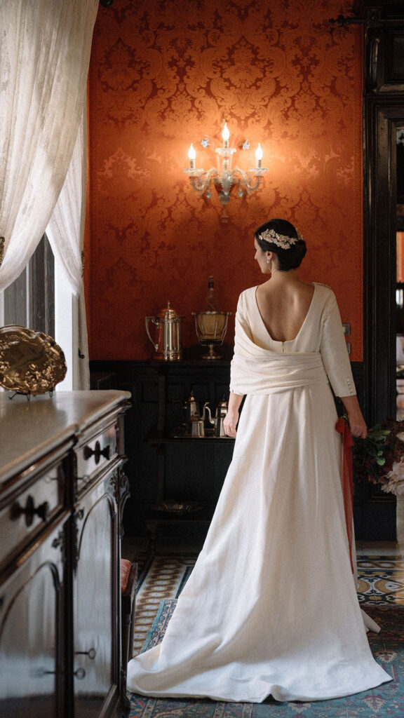 Abito da cerimonia nuziale: differenze con l'abito da sposa