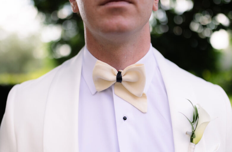 Accessori originali per abiti da cerimonia