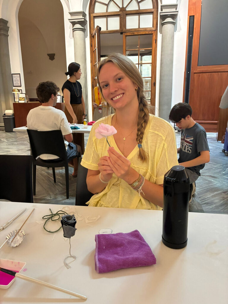 Workshop di Upcycling a Firenze: da un lenzuolo nasce un fiore