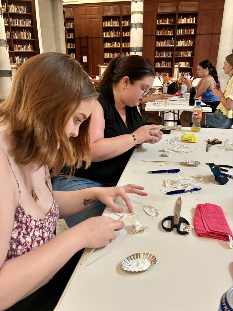 Workshop di Upcycling a Firenze: da un lenzuolo nasce un fiore